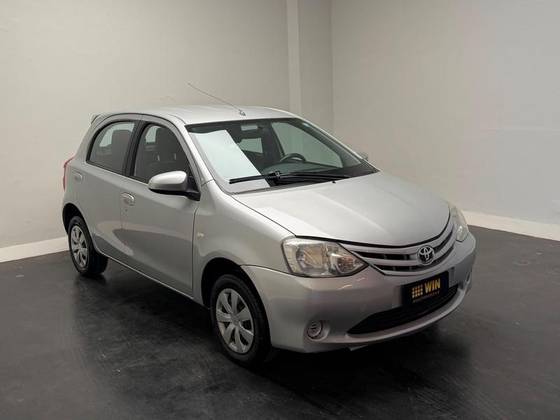 TOYOTA ETIOS 1.5 XS 16V FLEX 4P MANUAL TOYOTA ETIOS 1.5 XS 16V FLEX 4P MANUAL